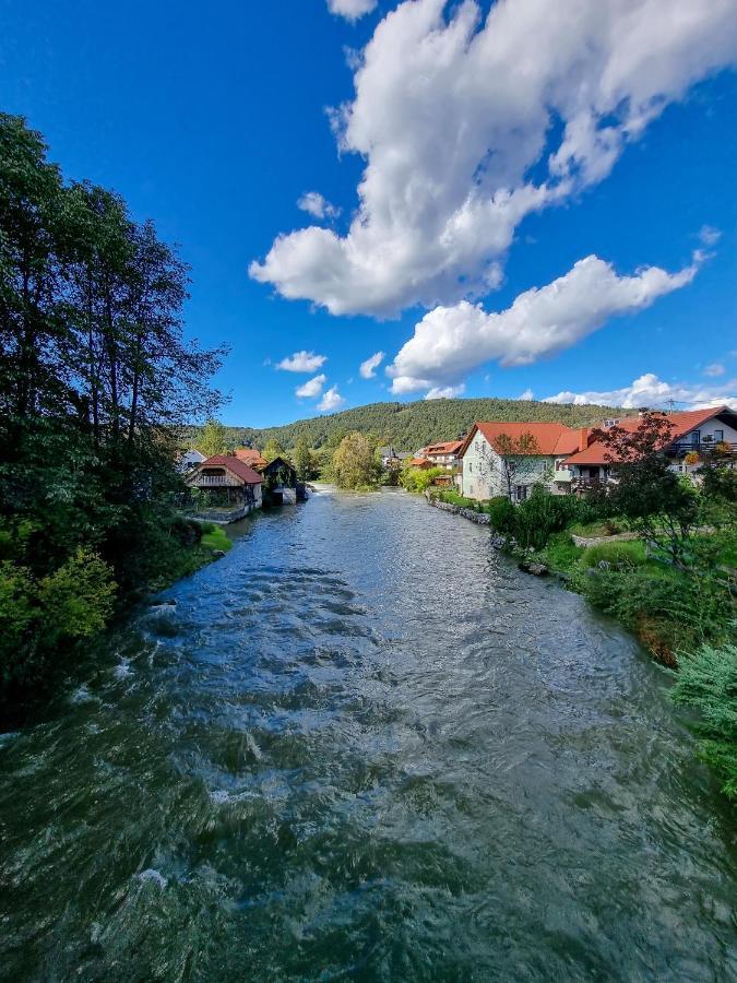 Krka River Lodge Znojile pri Krki Eksteriør billede